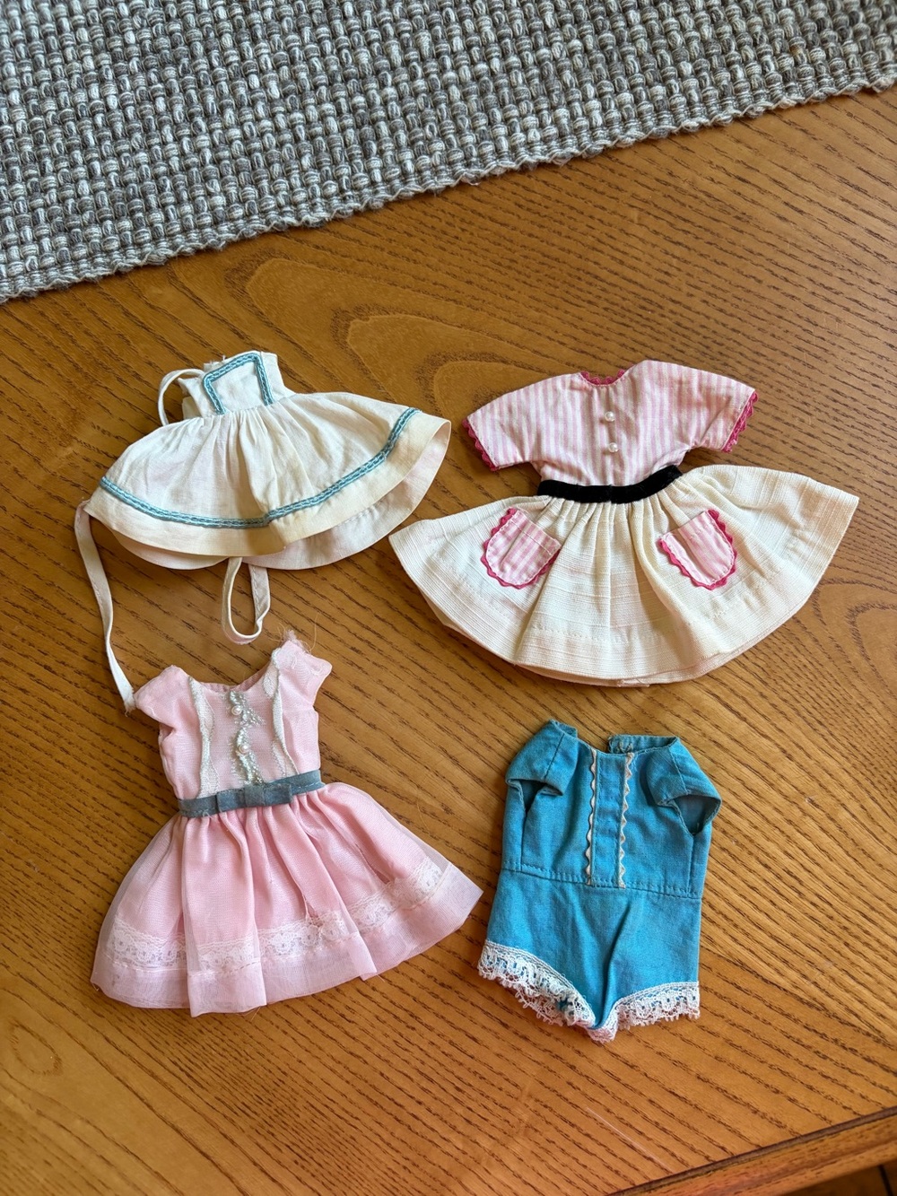 Vintage Tammy, Tressy and Pepper Doll Clothes - Picture 3 of 3